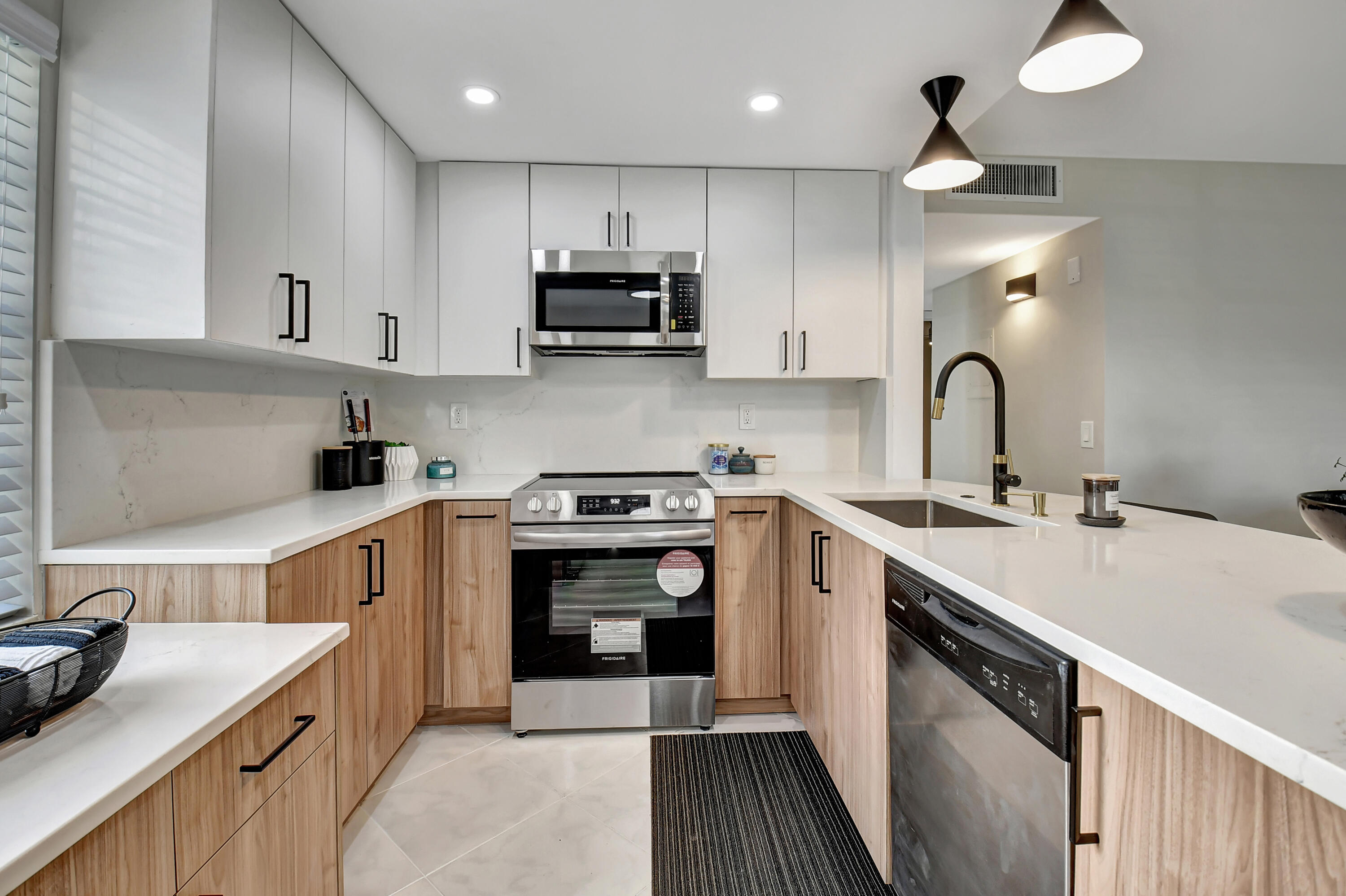 357 Normandy Lane Delray Beach, FL 33484 - Photo 13 of 66 DSC_7368