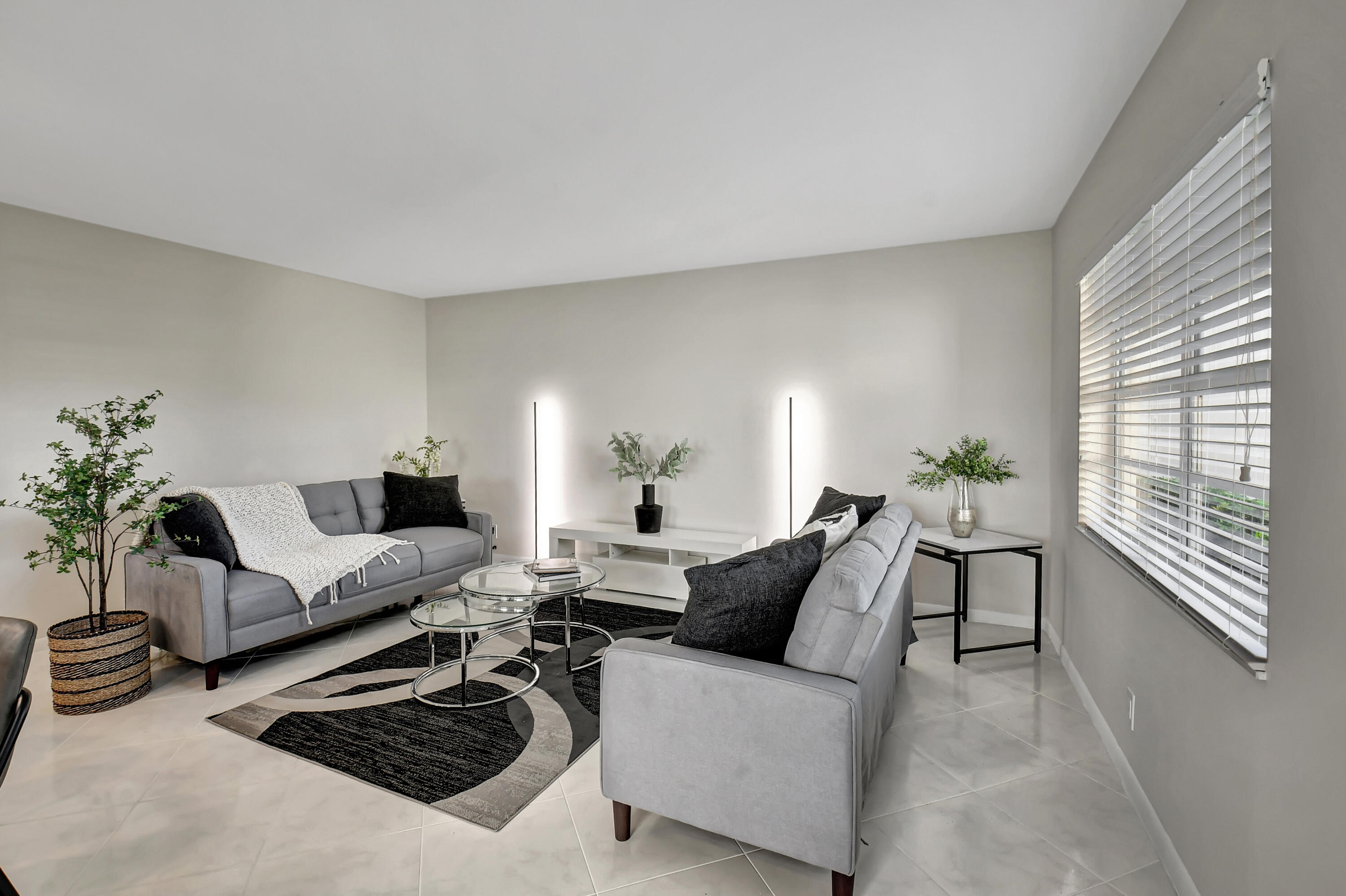 357 Normandy Lane Delray Beach, FL 33484 - Photo 8 of 66 DSC_7338