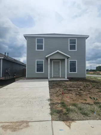 $1,950 | 100 Silent Sky Lane, Hutto, TX 78634