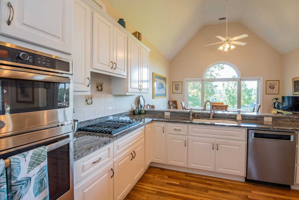 372 Forest Pines Road Aiken, SC 29803 - Photo 14 of 52 Updated Kitchen