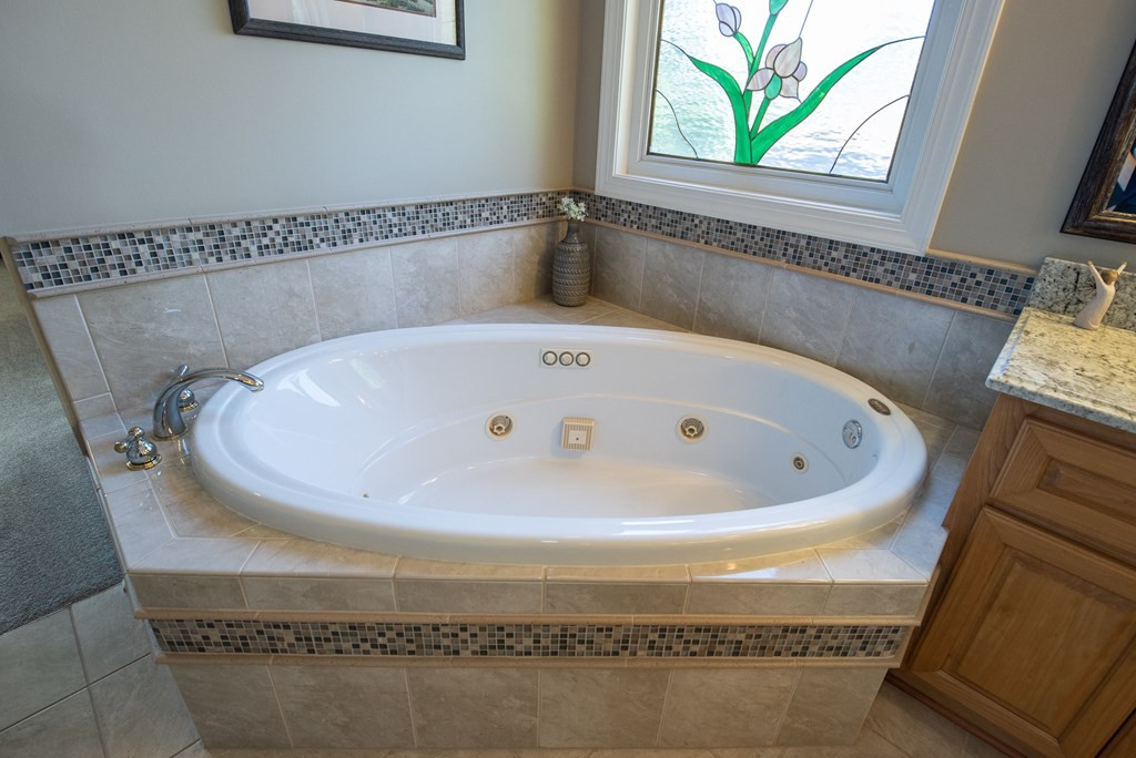 372 Forest Pines Road Aiken, SC 29803 - Photo 29 of 52 Jacuzzi Tub in Master Bathroom