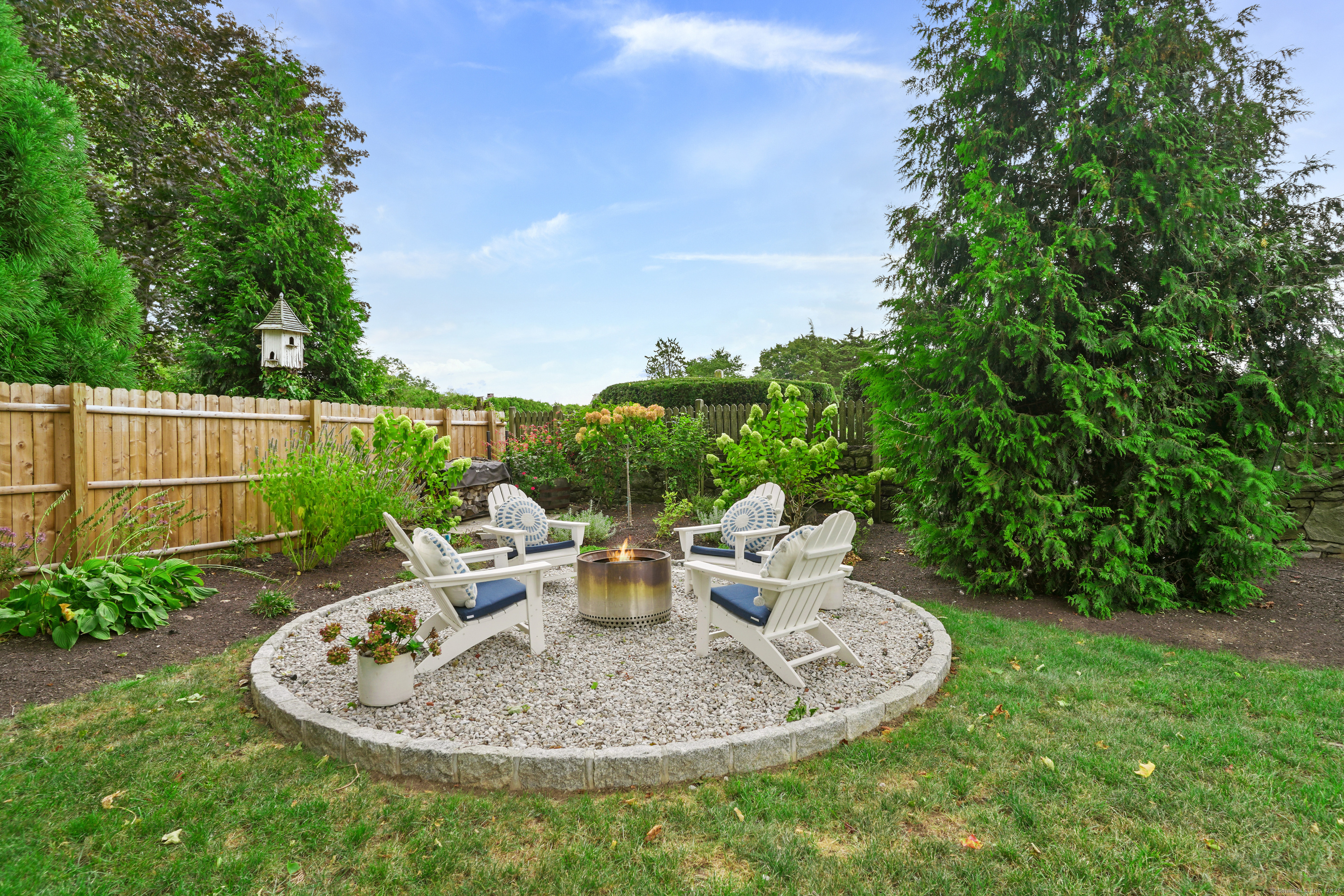 215 Old Post Road Fairfield, CT 06824 - Photo 37 of 39