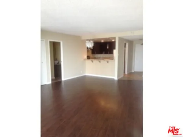 a view of livingroom with furniture