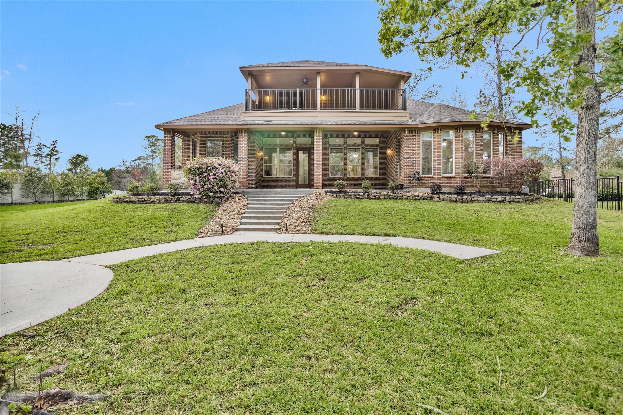 27910 Hansons Court Spring, TX 77386 - Photo 40 of 50 The home's stunning back elevation