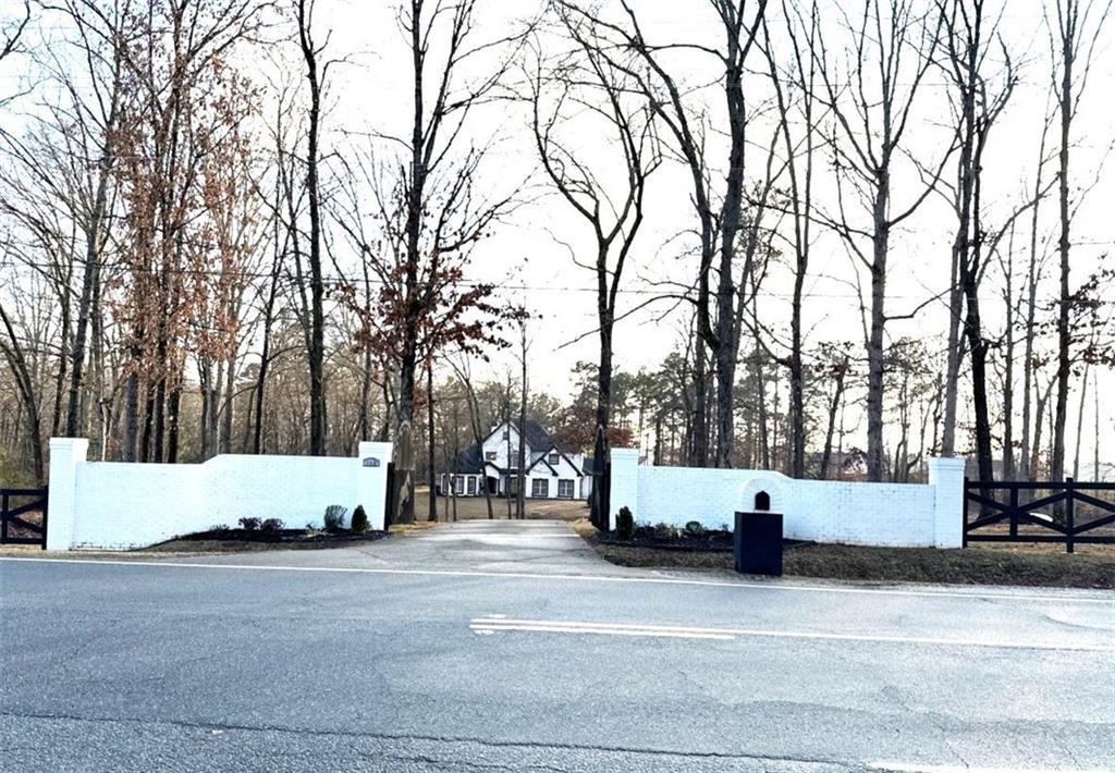 100 Tanners Bridge Road Bethlehem, GA 30620 - Photo 2 of 7