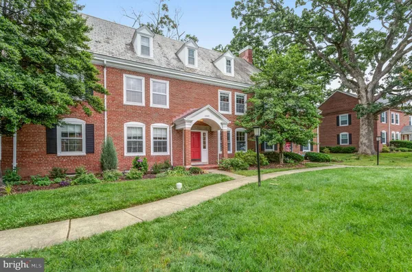 $2,450 | 3369 South Stafford Street, Unit A1, Arlington, VA 22206