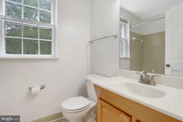 $2,450 | 3369 South Stafford Street, Unit A1, Arlington, VA 22206