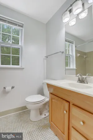 $2,450 | 3369 South Stafford Street, Unit A1, Arlington, VA 22206