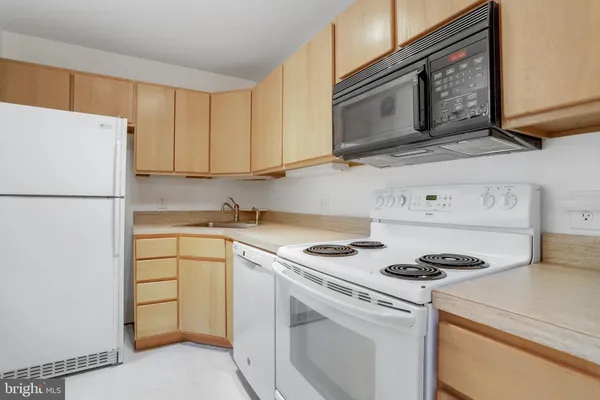 $2,450 | 3369 South Stafford Street, Unit A1, Arlington, VA 22206