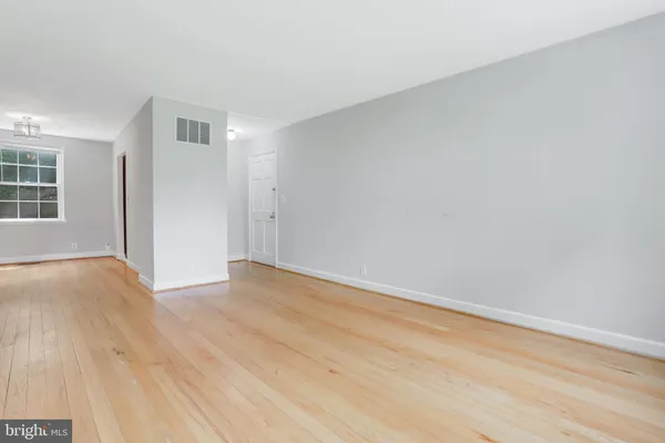 $2,450 | 3369 South Stafford Street, Unit A1, Arlington, VA 22206