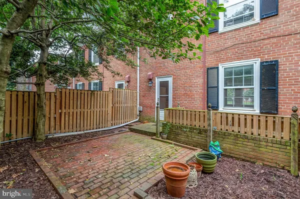 $2,450 | 3369 South Stafford Street, Unit A1, Arlington, VA 22206