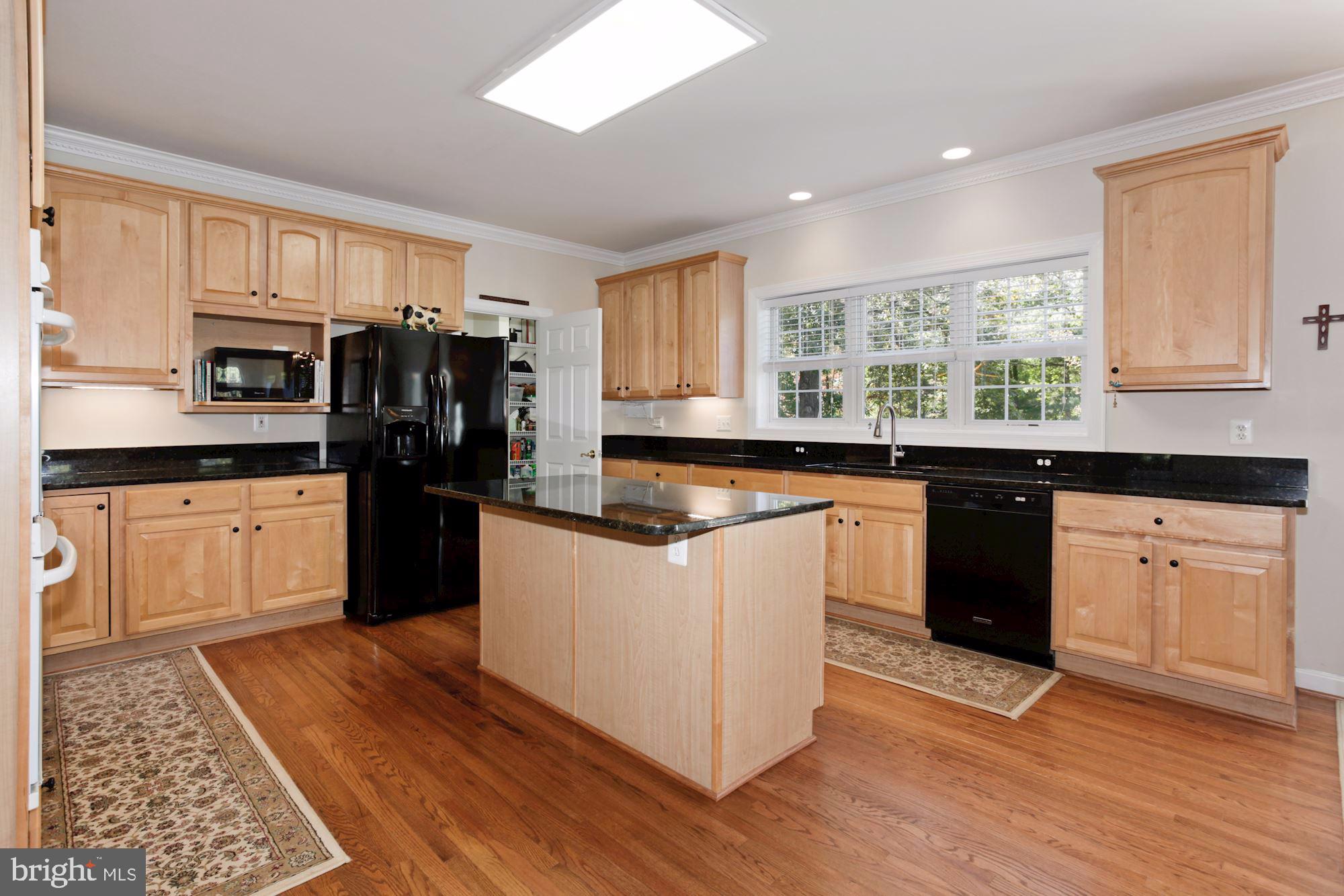 9780 Meetze Road Midland, VA 22728 - Photo 24 of 79 Large Island.
