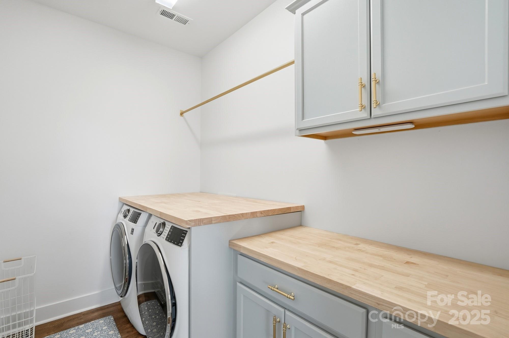 6246 Six String Court Fort Mill, SC 29708 - Photo 28 of 48 a utility room with dryer and washer