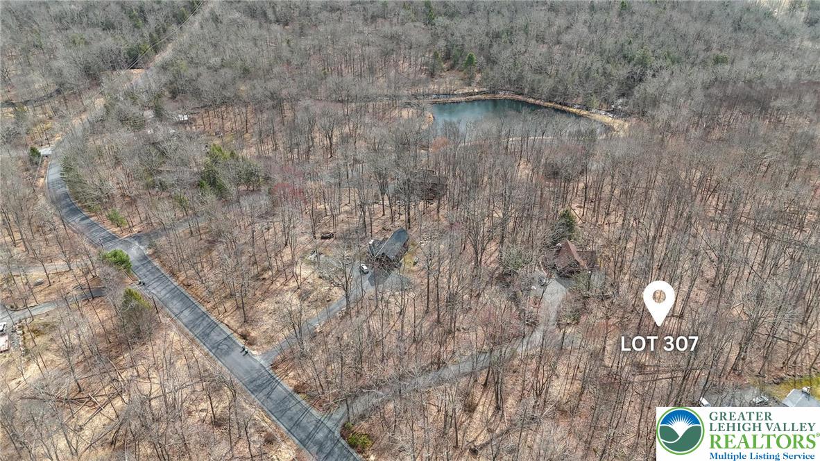 Aerial View/Proximity to Lake