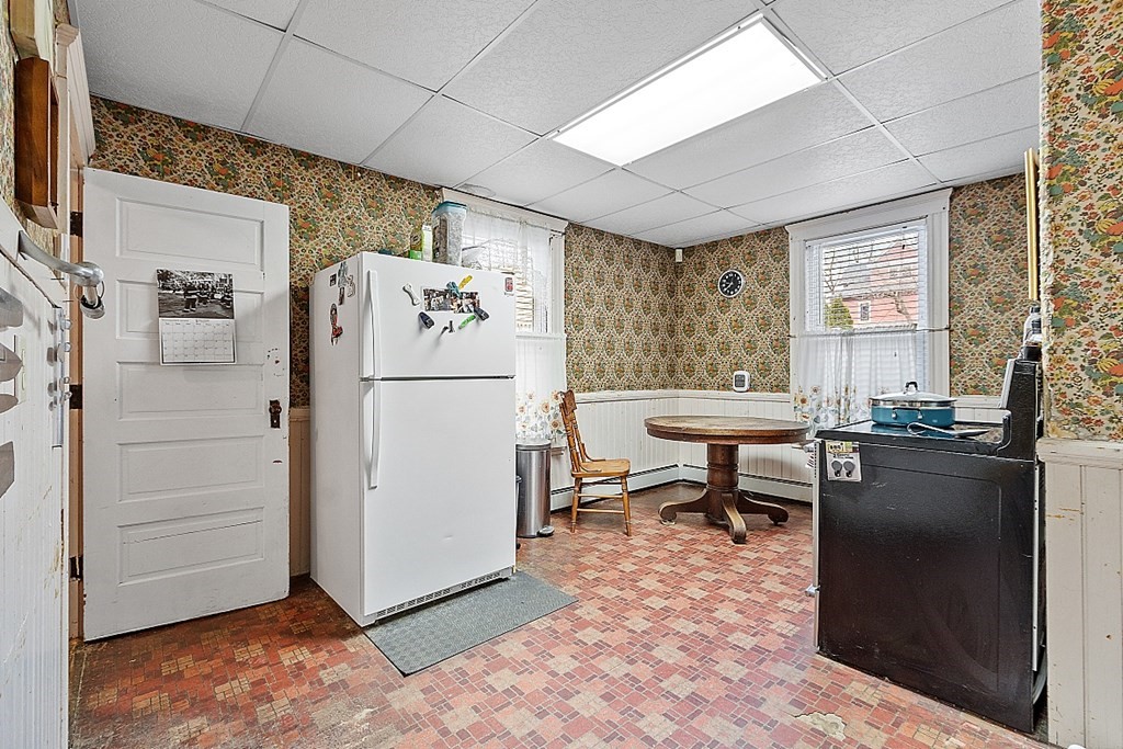 55 Channing Street Worcester, MA 01605 - Photo 13 of 32