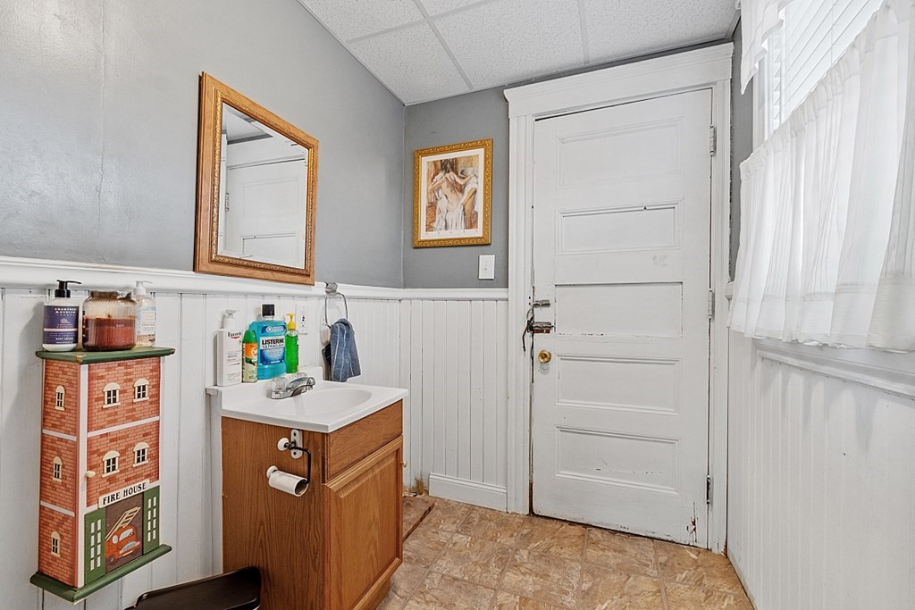 55 Channing Street Worcester, MA 01605 - Photo 16 of 32