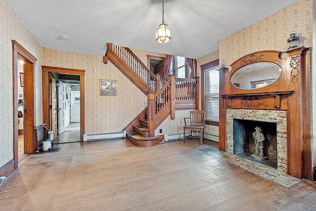 55 Channing Street Worcester, MA 01605 - Photo 4 of 32