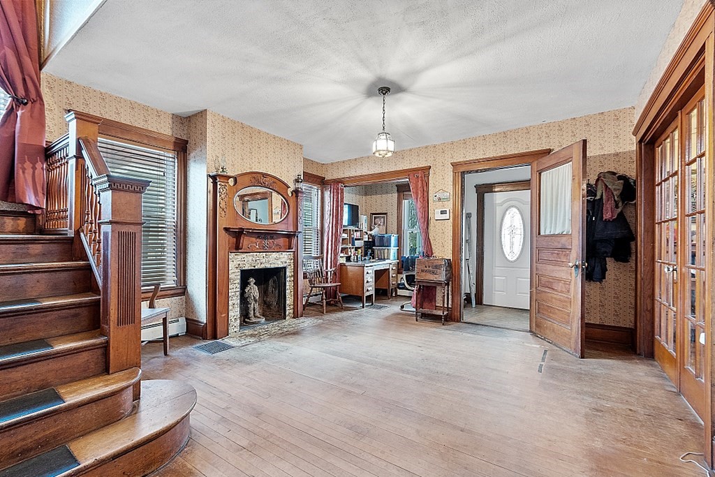 55 Channing Street Worcester, MA 01605 - Photo 6 of 32