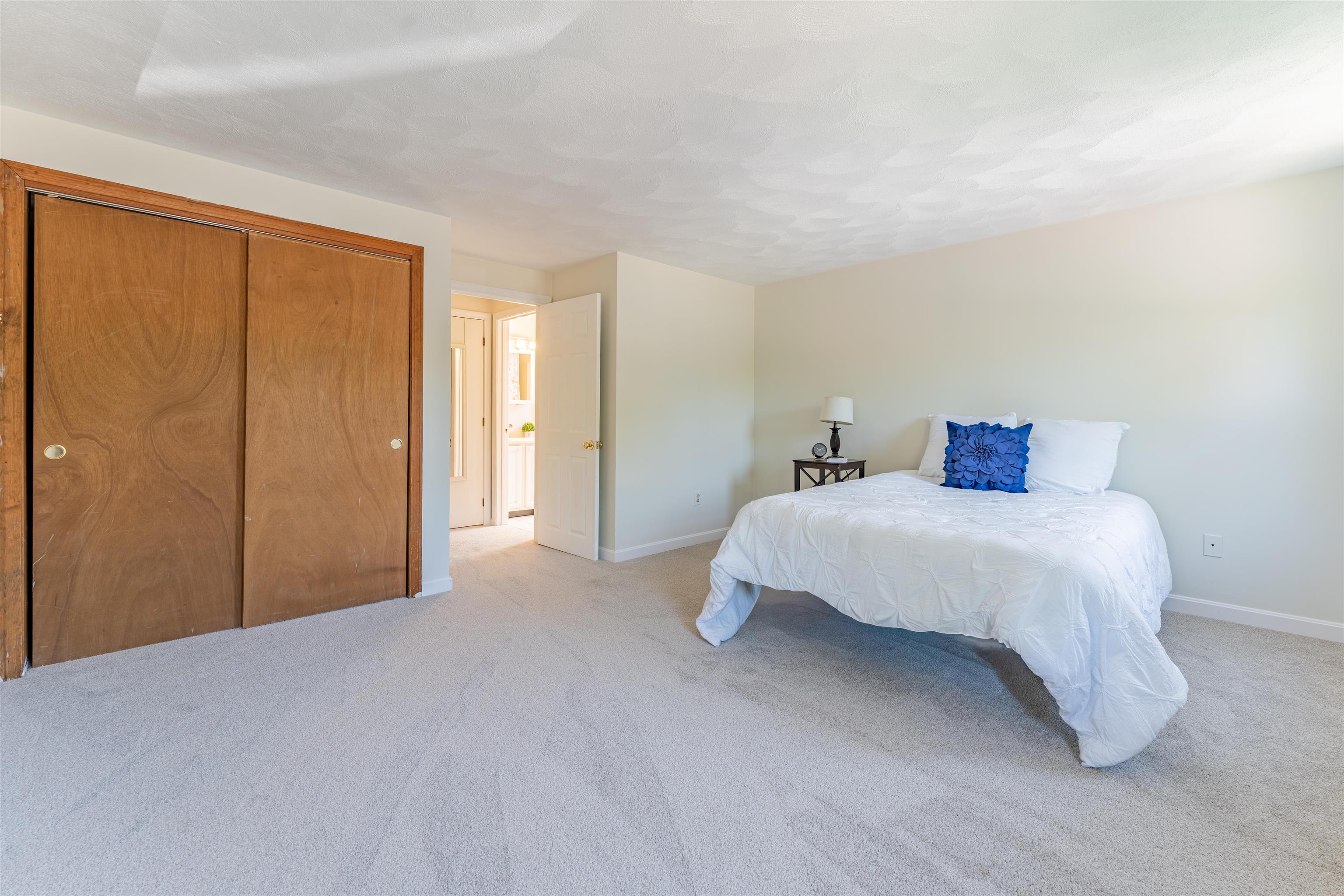 111 Stonegate Lane Derry, NH 03038 - Photo 14 of 25