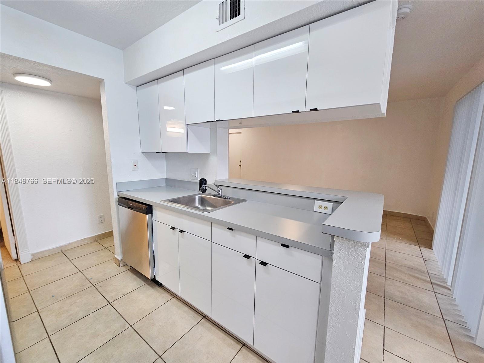 5740 Rock Island Road, Unit 274 Tamarac, FL 33319 - Photo 8 of 23