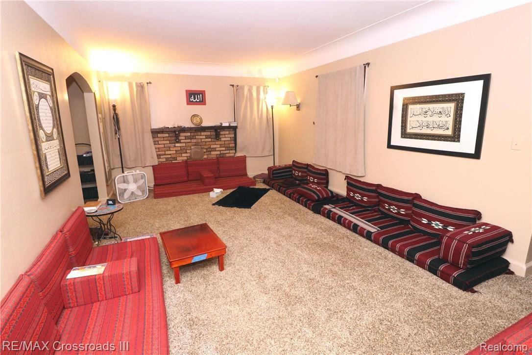 13130 Hannan Road Romulus, MI 48174 - Photo 5 of 14 living room.jpg