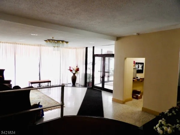 $2,800 | 2352 Linwood Avenue, Fort Lee, NJ 07024