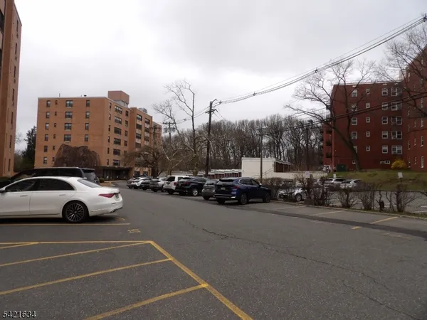 $2,800 | 2352 Linwood Avenue, Fort Lee, NJ 07024