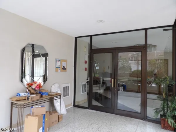 $2,800 | 2352 Linwood Avenue, Fort Lee, NJ 07024