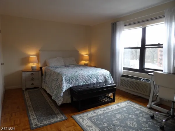 $2,800 | 2352 Linwood Avenue, Fort Lee, NJ 07024