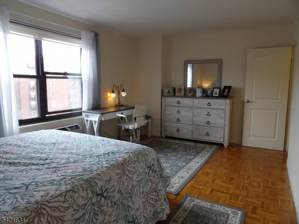 $2,800 | 2352 Linwood Avenue, Fort Lee, NJ 07024