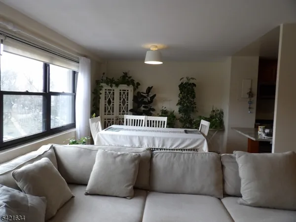 $2,800 | 2352 Linwood Avenue, Fort Lee, NJ 07024