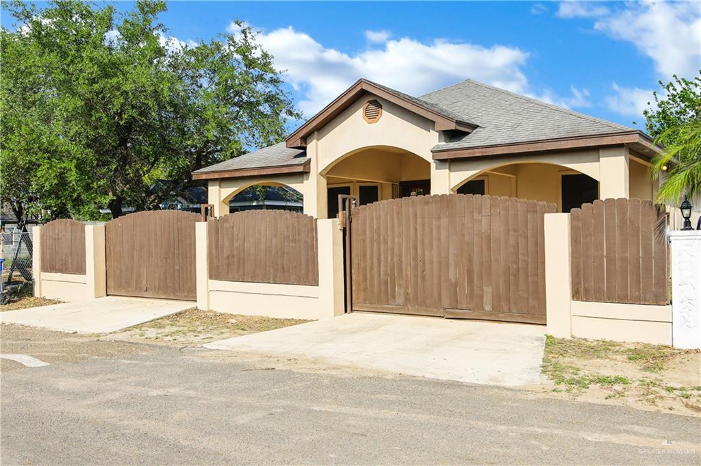 506 Pasco Street Rio Grande City, TX 78582 - Photo 3 of 21