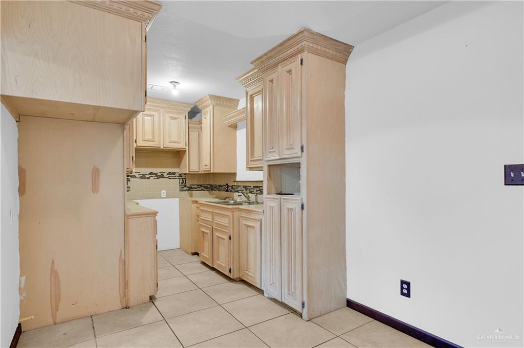 506 Pasco Street Rio Grande City, TX 78582 - Photo 8 of 21