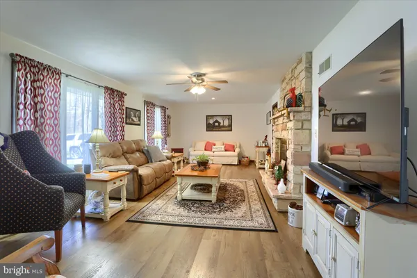 $269,900 | 162 Oak Drive, Thompsontown, PA 17094