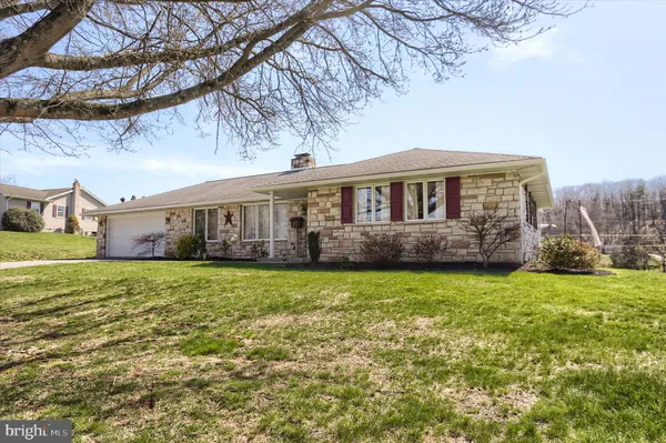$269,900 | 162 Oak Drive, Thompsontown, PA 17094