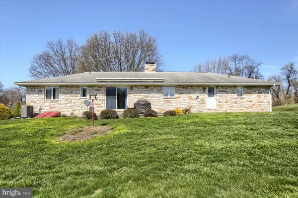 $269,900 | 162 Oak Drive, Thompsontown, PA 17094