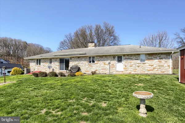 $269,900 | 162 Oak Drive, Thompsontown, PA 17094