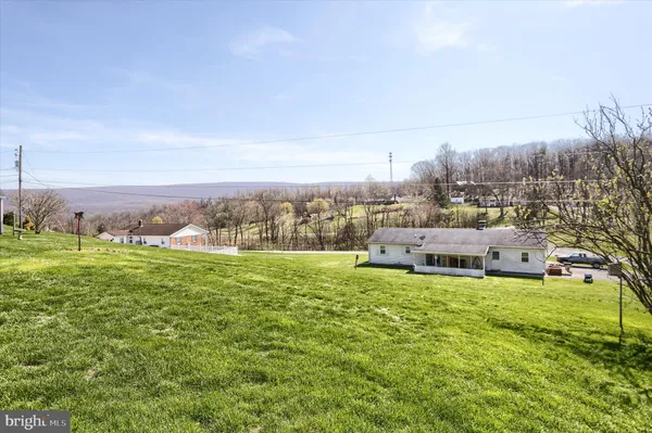 $269,900 | 162 Oak Drive, Thompsontown, PA 17094