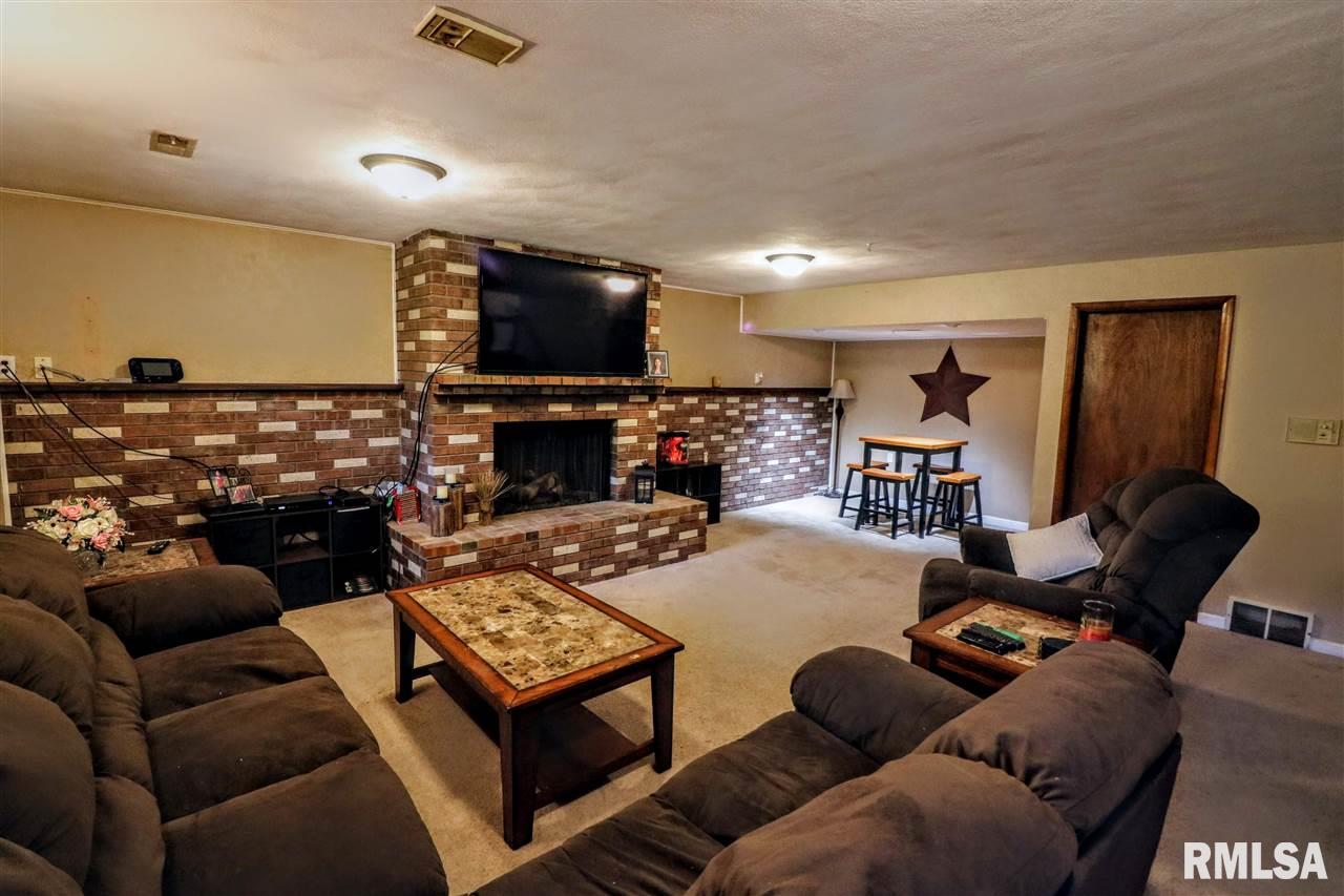 905 West Ravinwoods Road Peoria, IL 61615 - Photo 14 of 34 Gallery Image 14