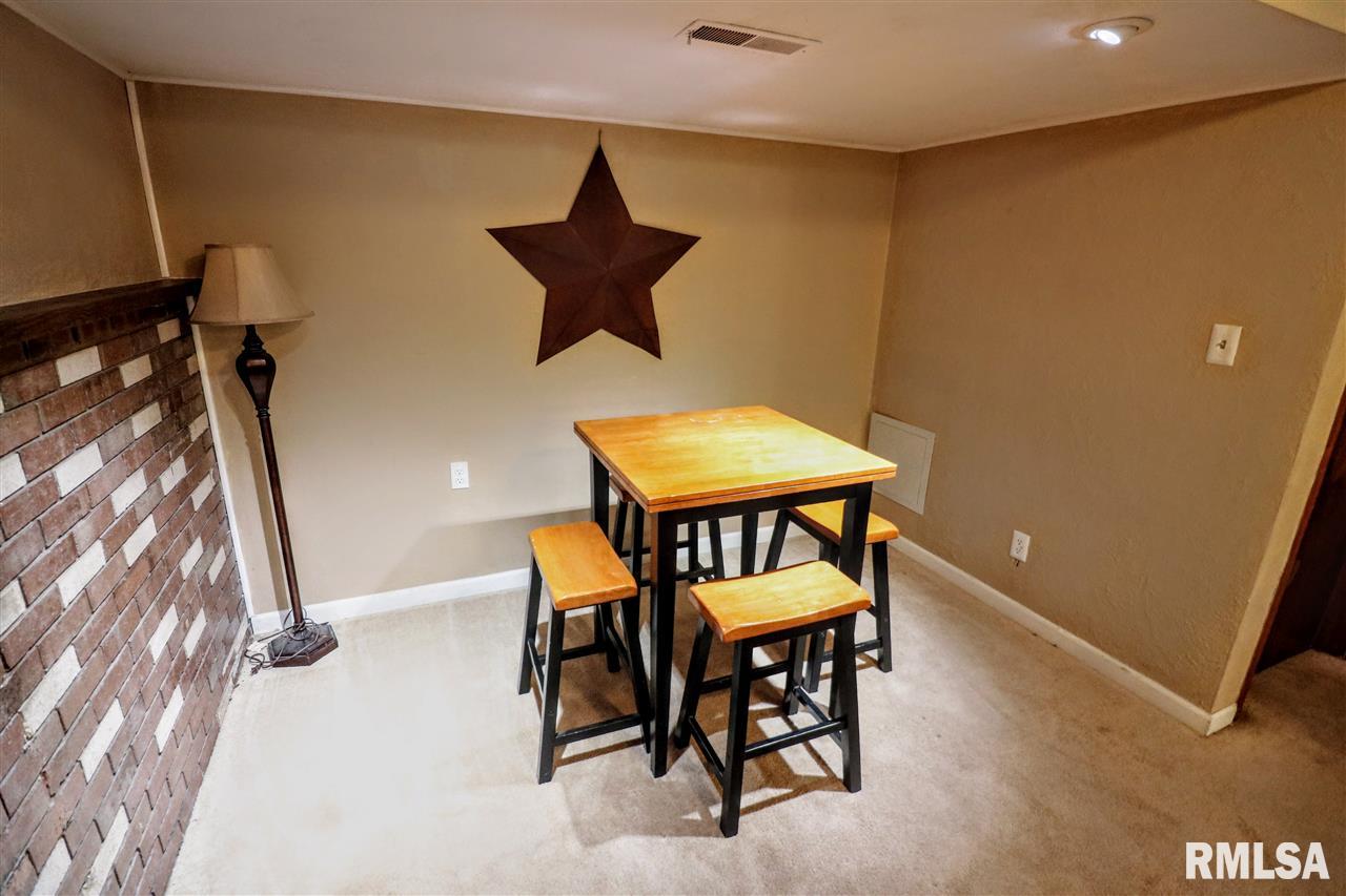 905 West Ravinwoods Road Peoria, IL 61615 - Photo 16 of 34 Gallery Image 16