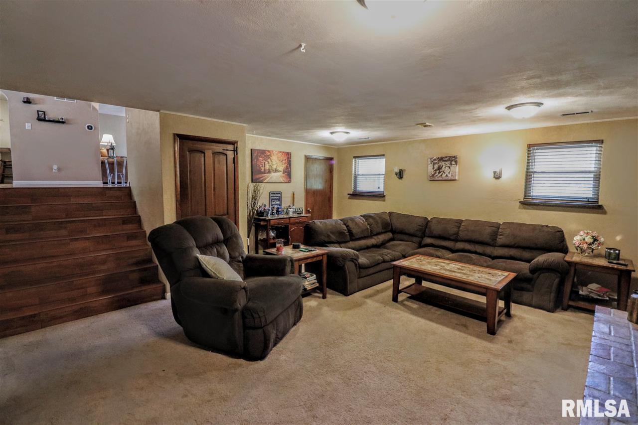 905 West Ravinwoods Road Peoria, IL 61615 - Photo 17 of 34 Gallery Image 17