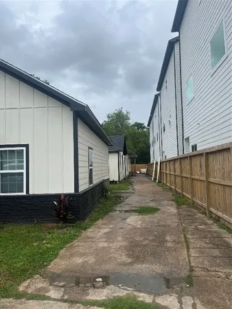 $1,500 | 3209 Ennis Street, Houston, TX 77004