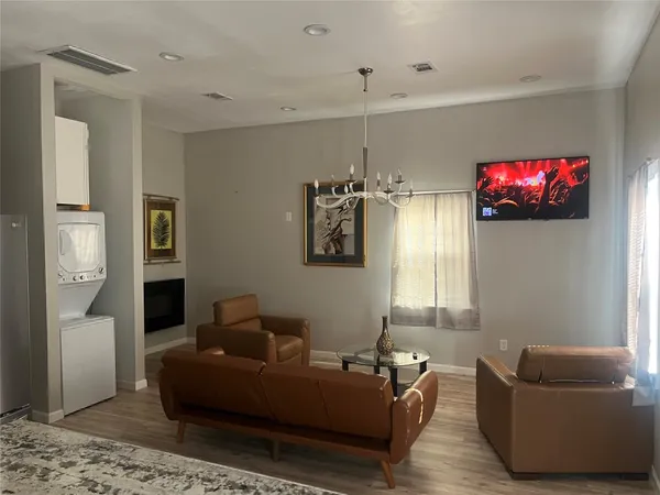 $1,500 | 3209 Ennis Street, Houston, TX 77004