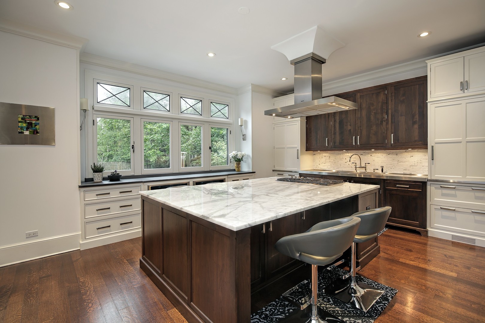 127 Old Green Bay Road Winnetka, IL 60093 - Photo 10 of 33 a kitchen with a stove a sink and a refrigerator