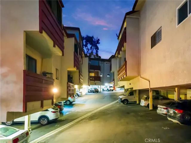 $659,000 | 1523 East Windsor Road, Unit 208A, Glendale, CA 91205