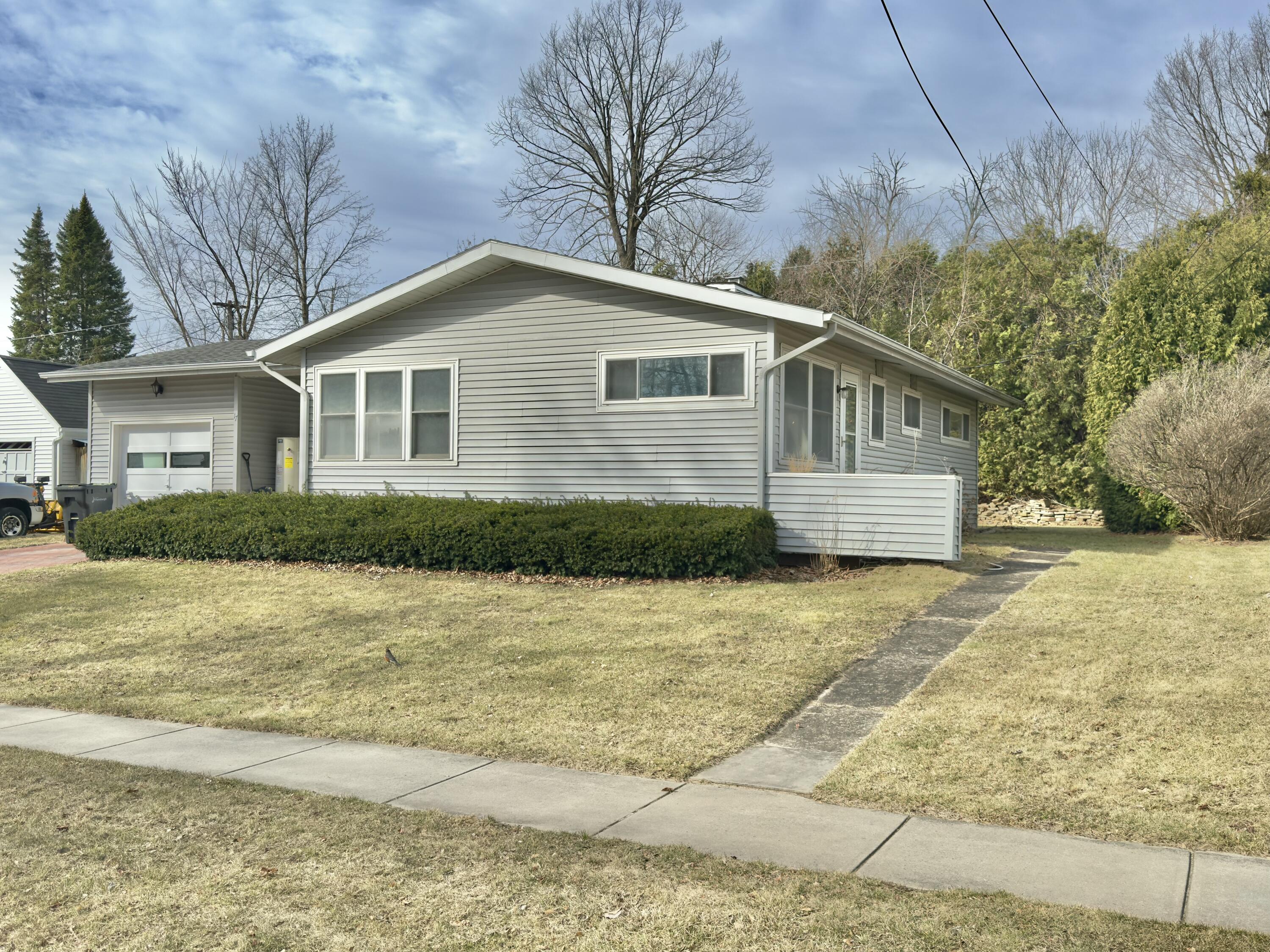 17 Addoms Street Plattsburgh, NY 12901 - Photo 5 of 34 Gallery Image 5