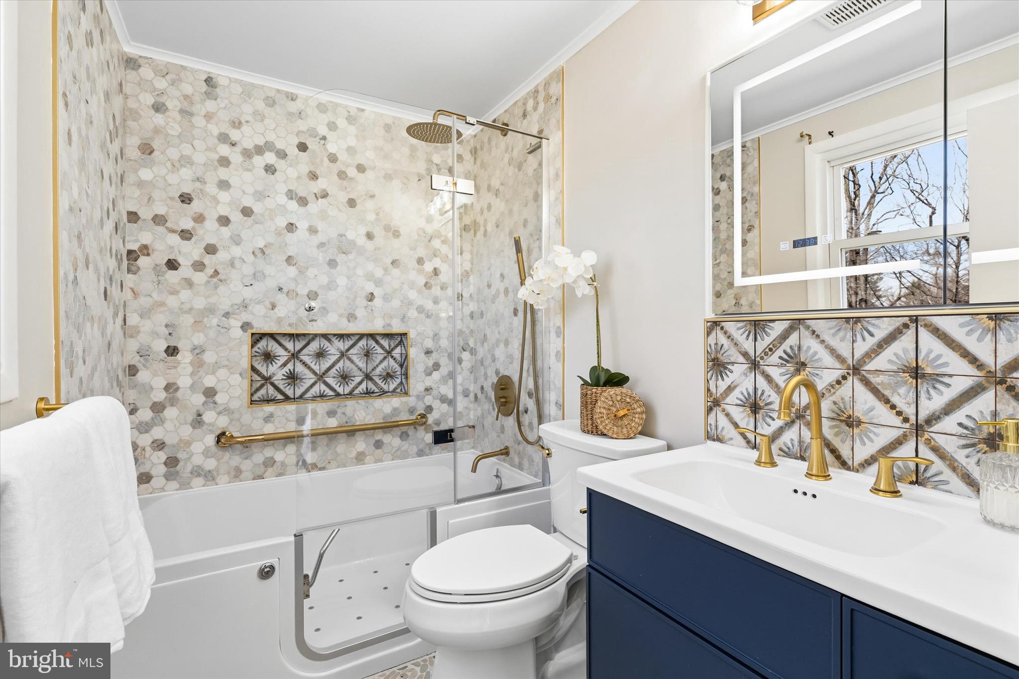 5817 Western View Place Mount Airy, MD 21771 - Photo 12 of 30 On-Suite Full Bathroom