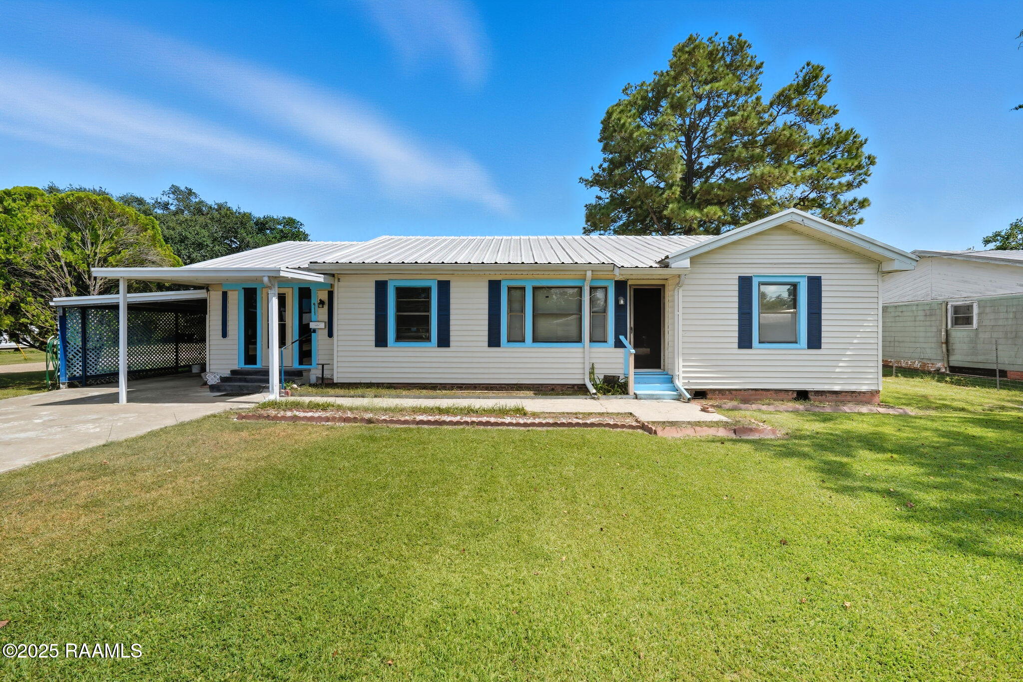 911 North Morvant Avenue Kaplan, LA 70548 - Photo 1 of 24 Front