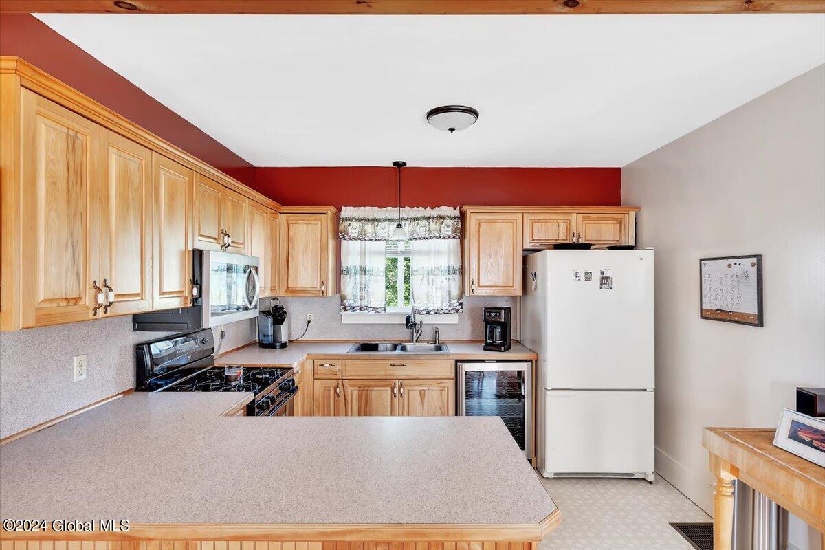 6 2nd Avenue Mayfield, NY 12117 - Photo 10 of 36 10-P1207038