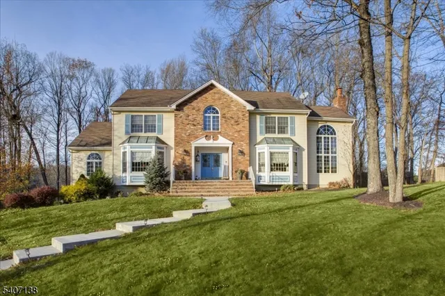 $899,900 | 6 Malibu Drive, Sparta, NJ 07871